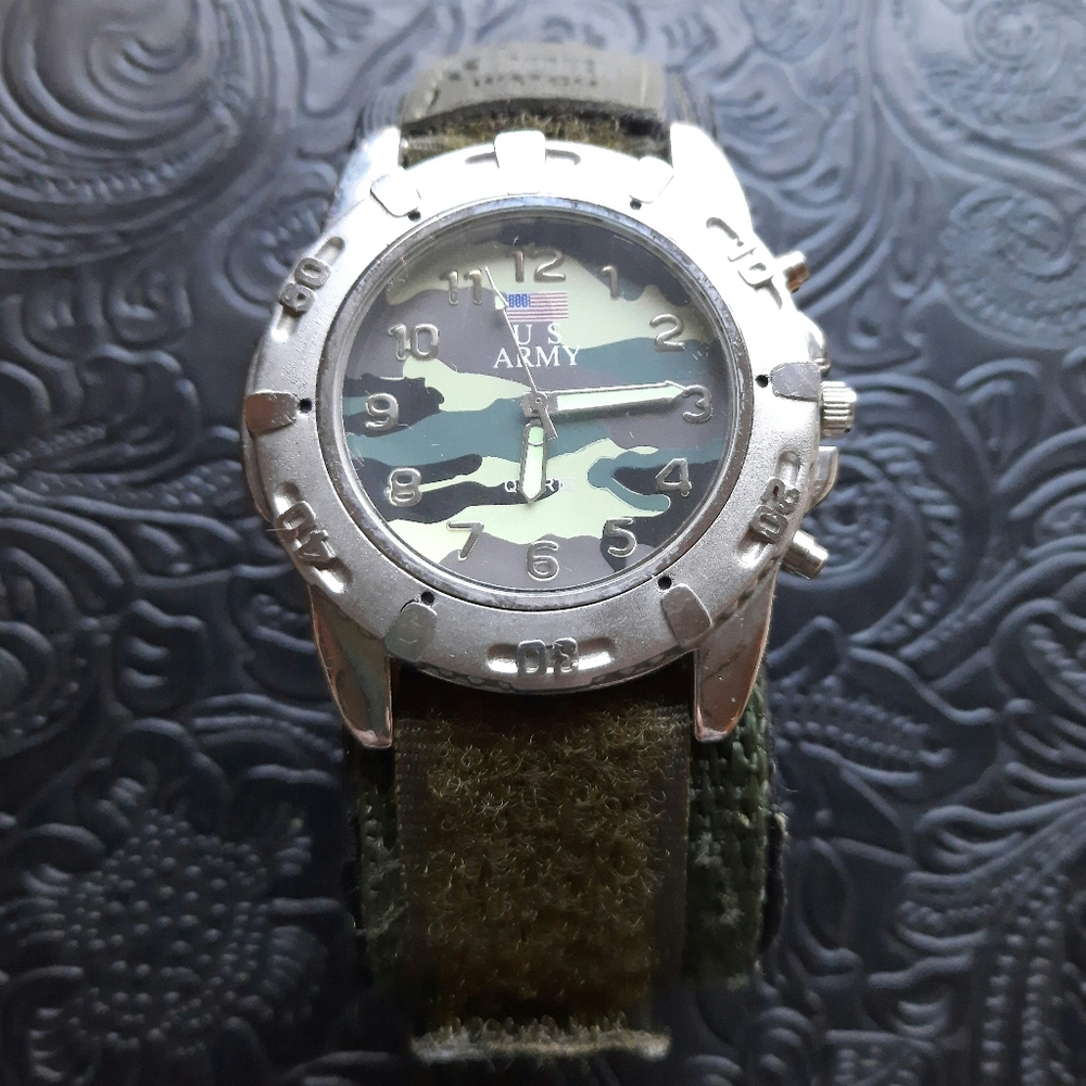 Brand New U.S. Army Men's Camo Watch~Velcro Strap